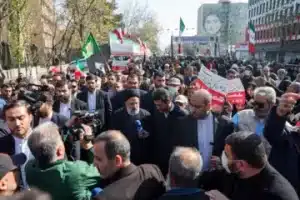 حضور ابراهیم رئیسی، رئیس جمهور در راهپیمایی