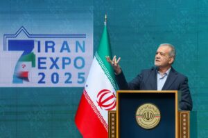 پزشکیان: ایران بستری برای هرگونه فعالیت سرمایه‌گذاران و تاجران است