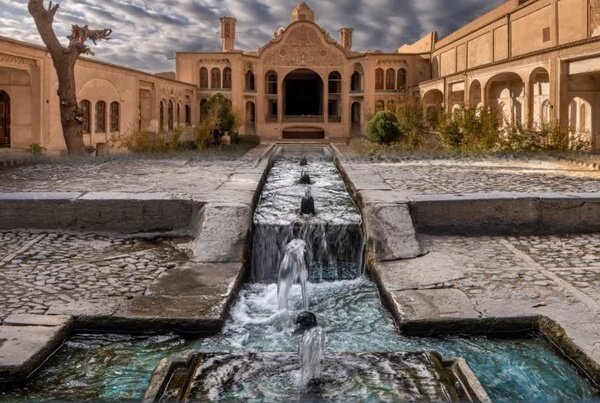 وارث ۷۸۰۰ سال تمدن قربانی معماری بی‌ریشه