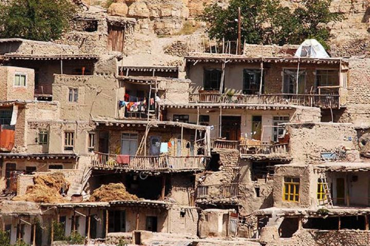 روستاییان برای نوسازی مسکن ۴۰۰ میلیون تومان وام میگیرند روستاییان برای نوسازی مسکن ۴۰۰ میلیون تومان وام میگیرند